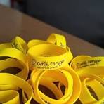 Um lembrete diário de apoio e empatia! 💛 As pulseiras de ...