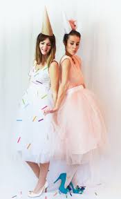 40 Best Friend Halloween Costumes 2021 Diy Matching Costumes For Friends