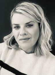 Claire Kaufman's Instagram, Twitter & Facebook