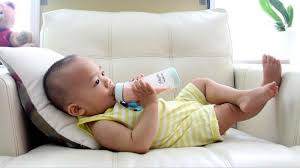 Sakit perut setelah minum susu, apa yang salah? Bayi Sering Bersendawa Bisa Jadi Tanda Ia Terlalu Banyak Mengonsumsi Susu Formula Halaman All Surya