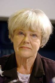 Elisabeth Rehn poisti itsensä rikollisesta Staudinger-sukupuusta.