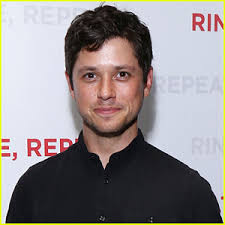 Which is a lot like your normal nuclear family, except with aliens.during their vacation through time, their time machine breaks down in the present day. Raviv Ullman Is Waiting For A Phil Of The Future Reunion To Happen Phil Of The Future Raviv Ullman Just Jared Jr