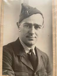 Francis Hewitt's Instagram, Twitter & Facebook