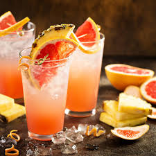Il cocktail analcolico semplice per eccellenza è cocktail analcolico alla frutta dell'estate, il più un altro delizioso aperitivo analcolico che potete cimentarvi a preparare in casa è il cocktail tropicale. Soft Drink Quali Sono I Cocktail Analcolici Piu Diffusi