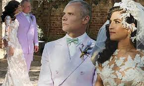 Red Hot Chili Pepper Bassist Flea 57 Weds Designer Melody Ehsani 39 Red Hot Chili Peppers Hottest Chili Pepper Hot Chili