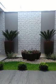 La ventaja de contar con este producto es que existen variedad de diseños y son exclusivos para este tipo de aplicación. Ideas Para Disenar Jardines Interiores Y Exteriores Muro De Jardin Disenos De Jardines Jardines