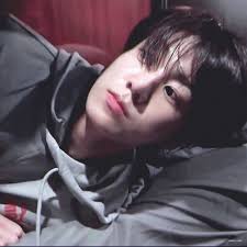 25.06.2020 · suga debutó como parte de la banda de siete miembros bts en 2013 y actualmente ocupa el segundo lugar en la lista de los '100 hombres más sexys del mundo' con el 33,62% de los votos (228,289 votos). Kookie Lover On Twitter Why Is Shooky Suga So Tiny Bts Bts21 Shooky Suga