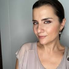 Eliška Pichoňská makeup artist & hair stylist, cosmetic blogger