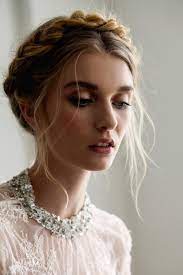 The milkmaid braid might just be your next favorite braided hairstyle, especially with how versatile it can be when it comes to how you can match it with different outfits. 20 Cute Easy Milkmaid Braid For Long Hair Medium Hair Hairstyles Weekly