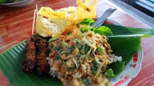 Bubur adalah menu sarapan yang banyak disukai. Rekomendasi 5 Tempat Makan Pecel Di Jember Untuk Menu Sarapan Tribun Travel