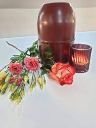 Ist es in deutschland legal möglich die urne mit inhalt eines verstorbenen familienangehörigen mit nach hause zu nehmen? Urne Mit Nach Hause Nehmen Urne Zu Hause Aufbewahren
