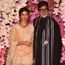 Amitabh Bachchan Looks Dapper With Daughter Shweta At Shloka And Akash Amabani S Wedding Reception See Pics Pinkvilla Amitabh with his daughter shweta bachchan.