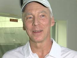 Founder at 62: Ex-CEO serves up tennis apparel