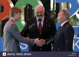 Es kam aber auch zu staatlich organisierten unterstützungskundgebungen für lukaschenka. Astana Kasachstan 9 Juni 2017 Kasachstans Prasident Nursultan Nazarbayev Weissrusslands Prasident Alexander Lukashenko Und Lukaschenkos Sohn Nikolai R L Besuchen Die Ausstellungseroffnung Astana Expo 2017 Bildnachweis Mikhail Metzel Tass Alamy