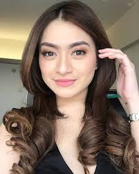 Bismillah , tulis nathalie sebagai caption dalam unggahan tersebut. Masuk Islam Nathalie Holscher Dapat Hidayah Ada Yang Bisikan Syahadat Saat Tidur Merdeka Com Line Today