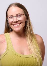 Becky Liles's Instagram, Twitter & Facebook