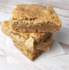 Maple Syrup Blondie Bars Kelly Lynn S Sweets And Treats Recipe Maple Syrup Recipes Blondie Bar Dessert Bar Recipe