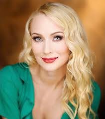 Diane Weyant's Instagram, Twitter & Facebook