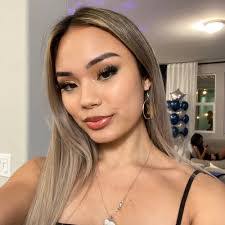 Bianca Daly's Instagram, Twitter & Facebook