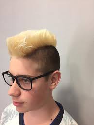 Se anche la tua chioma è schiarita dal sole o dal mare, puoi . Decolorazione Su Base Castano Salone Uomo Maurizio Facebook