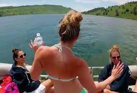 How Many People Can You Fit On A Pontoon Boat Safely Legally