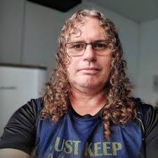 Ron Groo ✒ (@Ron_Groo)