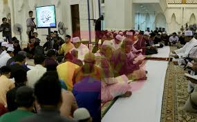 Aku mengabadikan kenangan bersama mak utk kali terakhir. Lebih 1 000 Orang Hadir Majlis Tahlil Arwah Abam Semoga Rohnya Terus Dicucuri Rahmat Buat Netizen Hiba News Video Viral