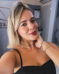 Cortar o cabelo simboliza renovação e início de novo ciclo, né? Pois bem,  não tem como entrar em 2025 com um estado de espírito diferente desse — de  renovação!❤️‍🔥 Caso de amor