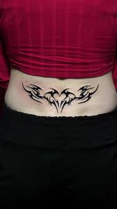 Uma tattoo cheia de significados fortes passando na sua telinha. Elevando a  sensualidade e o poder feminino a outro nível, essa arte faz uma referência  à Succubus!🔥 Um demônio feminino que rouba a ...