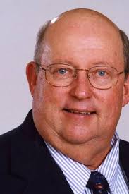 Former WJAR anchor Dick Wood has died at 91. The anchor helped usher in  Rhode Island's first hour-long newscast.