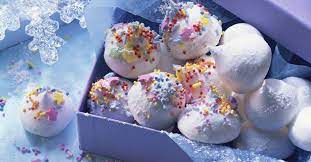 3 egg whites, room temperature. Austrian Meringue Cookies Chocolate Swirled Meringues And Salzburg Austria Chocolate Chocolate And More Meringue Cookies Are A Light And Crispy Sweet Treat Cookie Recipe Coretanku
