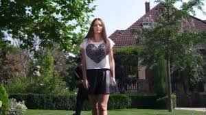 A impresionat la nuntă cu apariția ei. Mai Bine ModÄƒ Decat PoliticÄƒ Alexandra Dragnea Nu Prea E Fata Lui Tata Cum AratÄƒ È™i Pe Cine IubeÈ™te MoÈ™tenitoarea Liderului Psd Foto B1 Ro