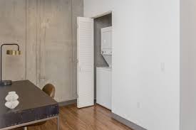 89% of available housing is furnished. Chicago Apartments With In Unit Laundry Chicago Apartment Chic Apartment Decor Finding Apartments