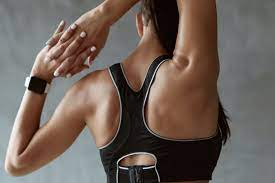 Pour avoir une belle posture, se tenir droite, afficher son un bien dessiné dans son maillot une pièce tendance, avoir des épaules bien galbées. 10 Exercices Pour Muscler Son Dos En Douceur