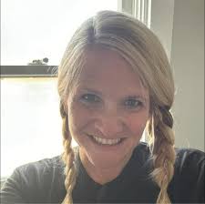 Which Galveston restaurant lets kids play with pizza dough?