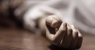 يقول ابن سيرين إذا جاء إليك شخص ميت وأخبرك أنه لم يمت وأنه حي فهي رؤية محمودة وتدل على نيل الشهادة وتقبل الأعمال التي كان يقوم بها قبل وفاته. Ø®ÙŠØ± Ø£Ù… Ø´Ø± ØªÙØ³ÙŠØ± Ø­Ù„Ù… Ø±Ø¤ÙŠØ© Ø§Ù„Ù…ÙŠØª Ø­ÙŠ ÙÙŠ Ø§Ù„Ù…Ù†Ø§Ù…