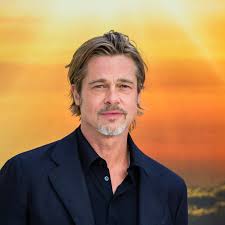 Try these amazing & inspirational haircuts in 2020. Brad Pitt Popsugar Celebrity