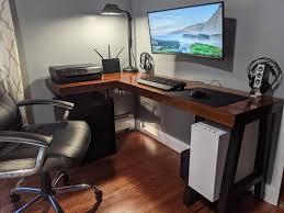 Cut materials to butcher block style. Made A Desk Out Of A Beat Up Butcher Block Previous Owners Left In Basement 9gag