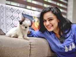A star martial arts practitioner on his journey of lifetime, plans to become the highest god. Lakshmi Nakshathra Star Magic Host Lakshmi Nakshathra Is Head Over Heels In Love With Her New Pet Dora Times Of India