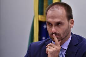 Eduardo Bolsonaro critica Nikolas por ser 'pouco ativo' em busca por  punições dos EUA ao Brasil