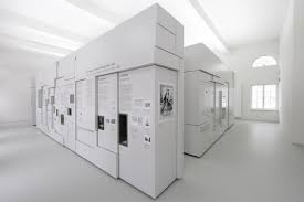 gedenkhalle sudstudio stuttgart ausstellungsdesign halle gedenken