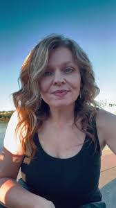 Lisa Macomber's Instagram, Twitter & Facebook