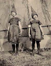 In clock tower, skeletons with guns are mentioned by jon in a list of halloween costumes, but they show up again at the end of the video once jon has killed scissorman. Vintage Halloween Costumes From The 1900s Familysearch