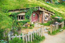 He is neither and architect, nor a contractor. Real Life Hobbit Homes That Put The Shire To Shame Loveproperty Com