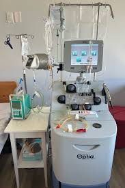 Apheresis machine and fluid setup for therapeutic plasma exchange in a clinical room