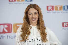 Weitere ideen zu let's dance, oana nechiti erich klann, let's dance. Oana Nechiti Haarfarbe Herkunft Mann Die Dsds Jurorin Im Faktencheck
