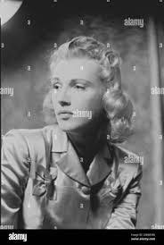 Henry Bott's Instagram, Twitter & Facebook