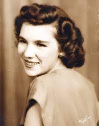 Jane Rauh's Instagram, Twitter & Facebook