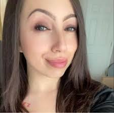 Liz Collazo's Instagram, Twitter & Facebook