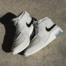 Nike Air Fear Of God Raid Light Bone At8087 001 In 2020 Nike Nike Fashion Shoes Nike Sneakers Outfit